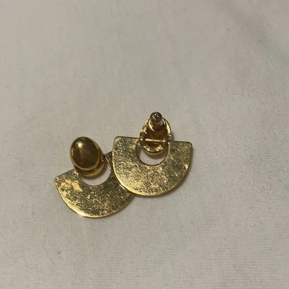 Vintage gold filled earrings. - Picture 2 of 3